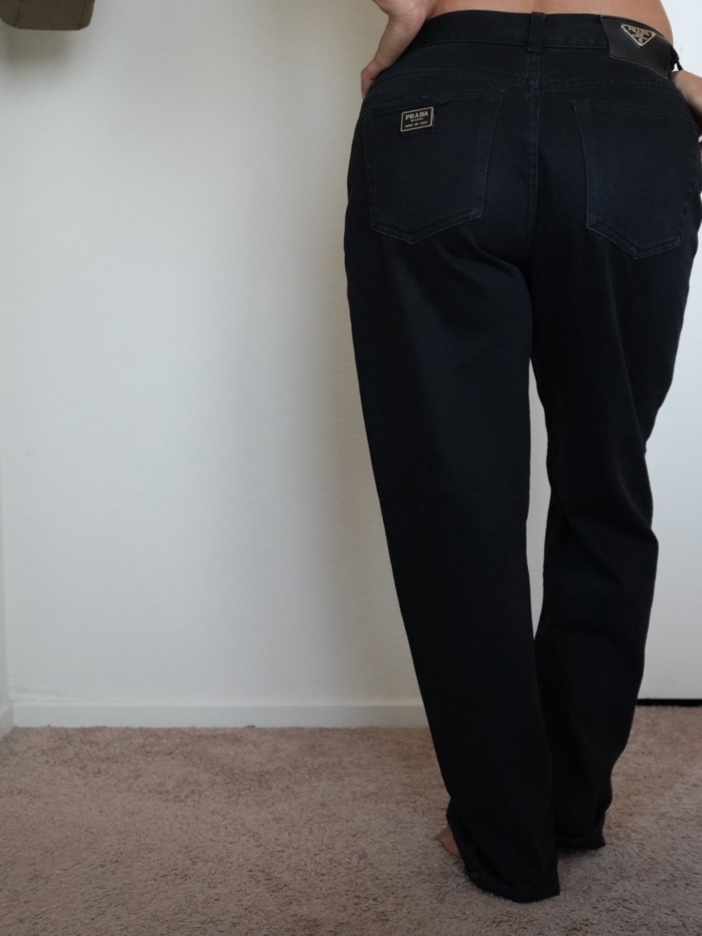 Prada Men’s Slim Jeans in Black with Leather Logo Patch - Picture 7 of 11